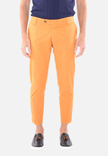 Pantaloni capri