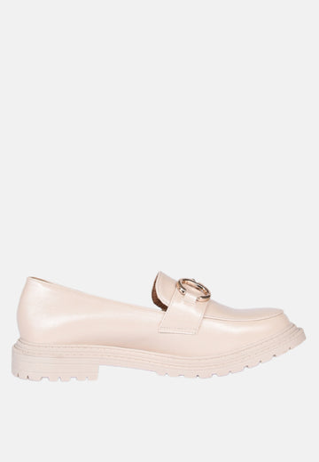 Mocassin avec détail doré