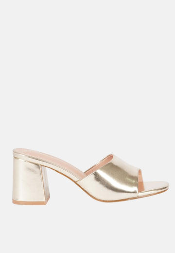 Sandali slip on