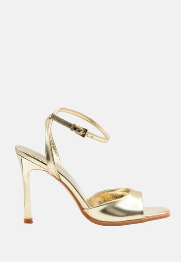 Sandali con tacco effetto vernice