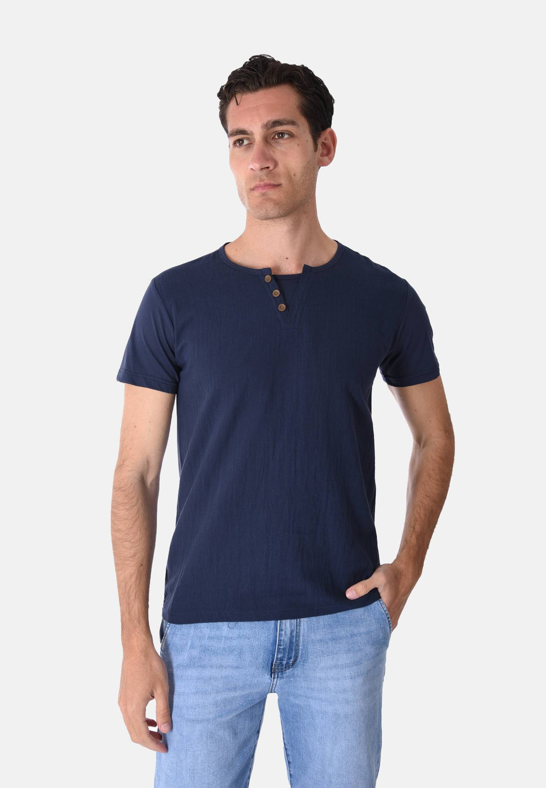T-shirt con bottoni