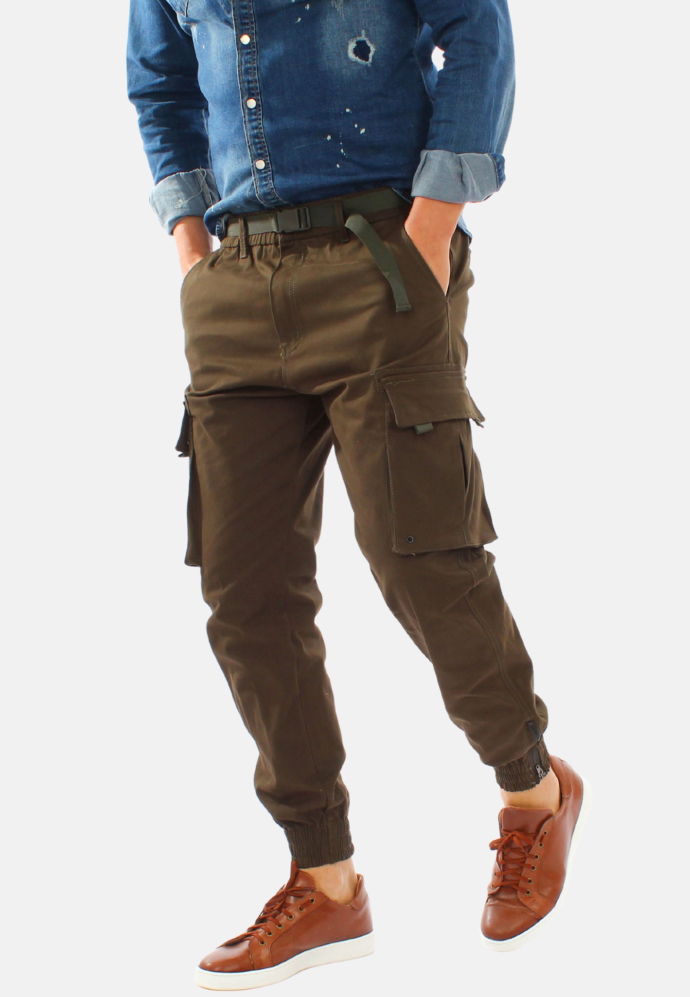 Pantalon cargo avec taille élastique et ceinture verte