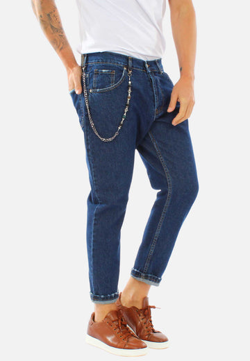 Jeans carrot fit con catena