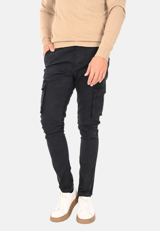 Cargo trousers without elastic