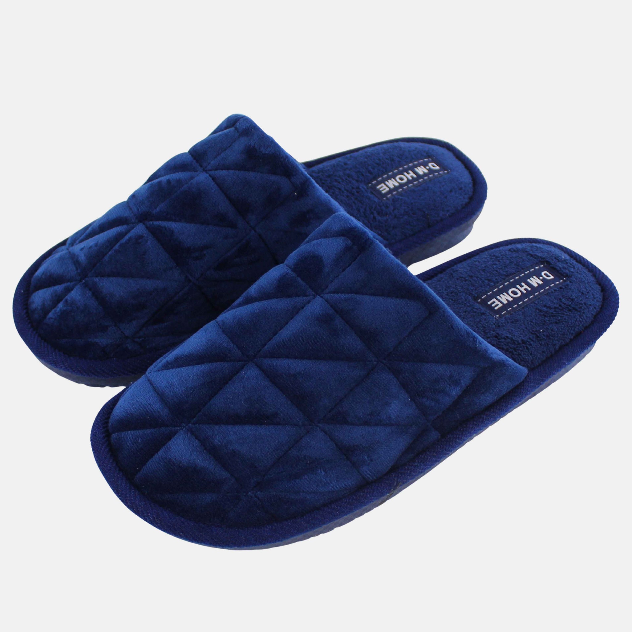 Slippers with 3d effect squares