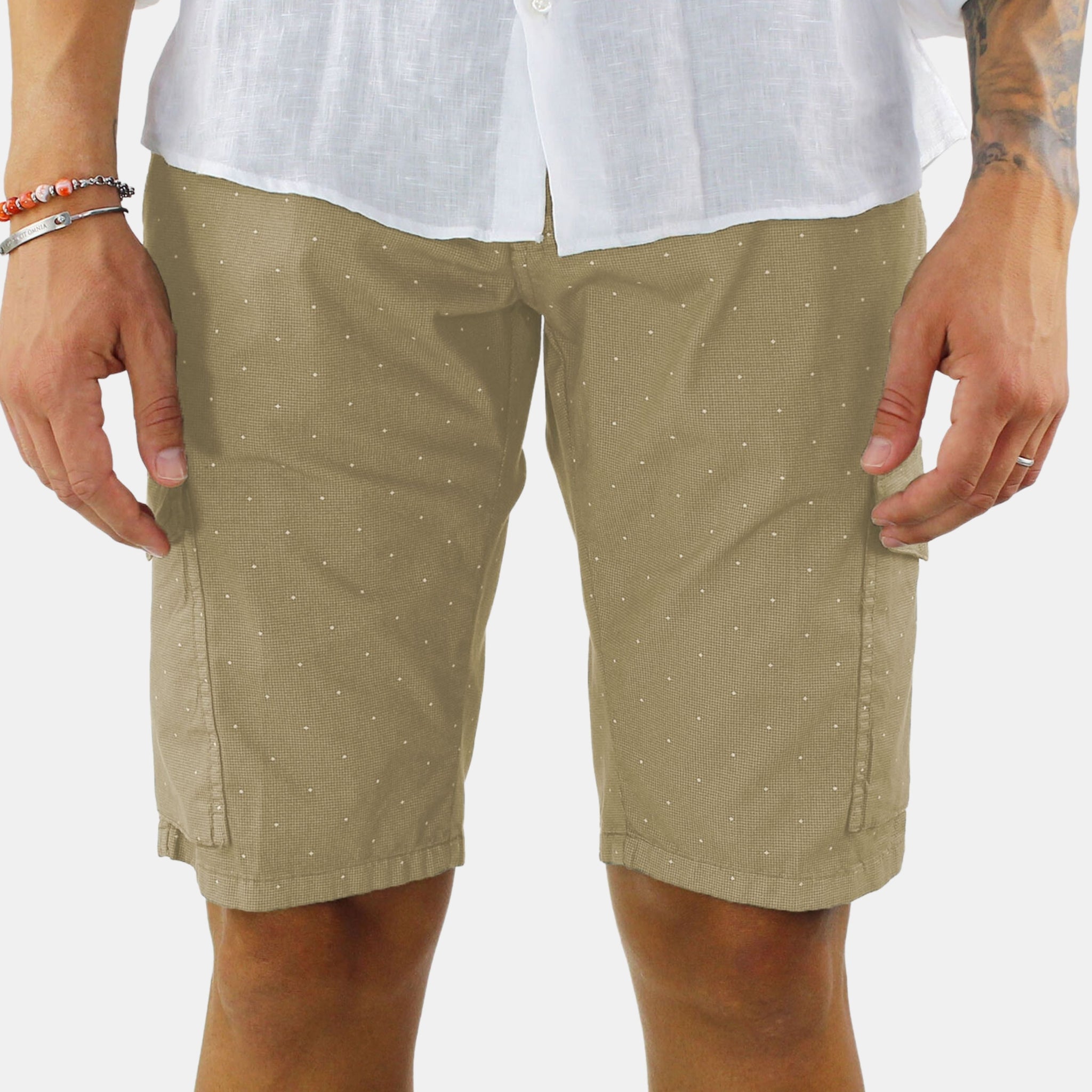 Bermuda shorts with polka dots