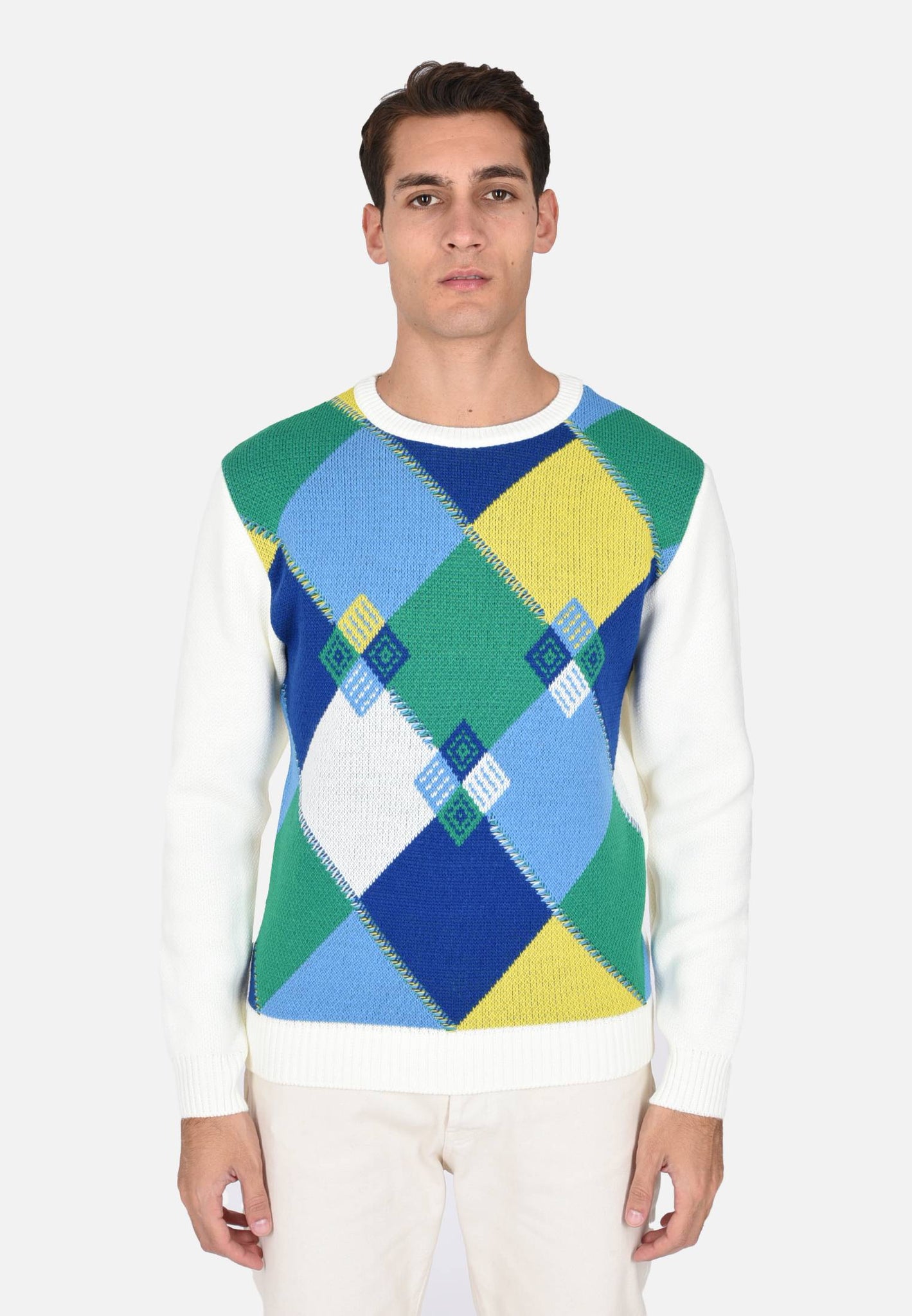 Pullover with colored diamonds